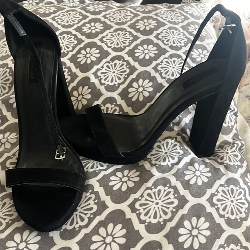 Black forever 21 heels, faux suede, size 9 (women)